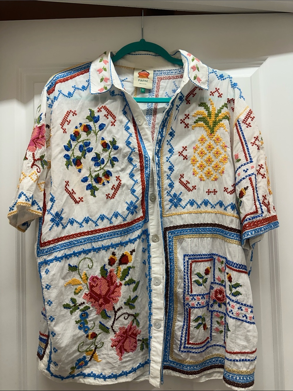 FARM Rio White Button-Front Shirt with Multicolor Embroidery size small